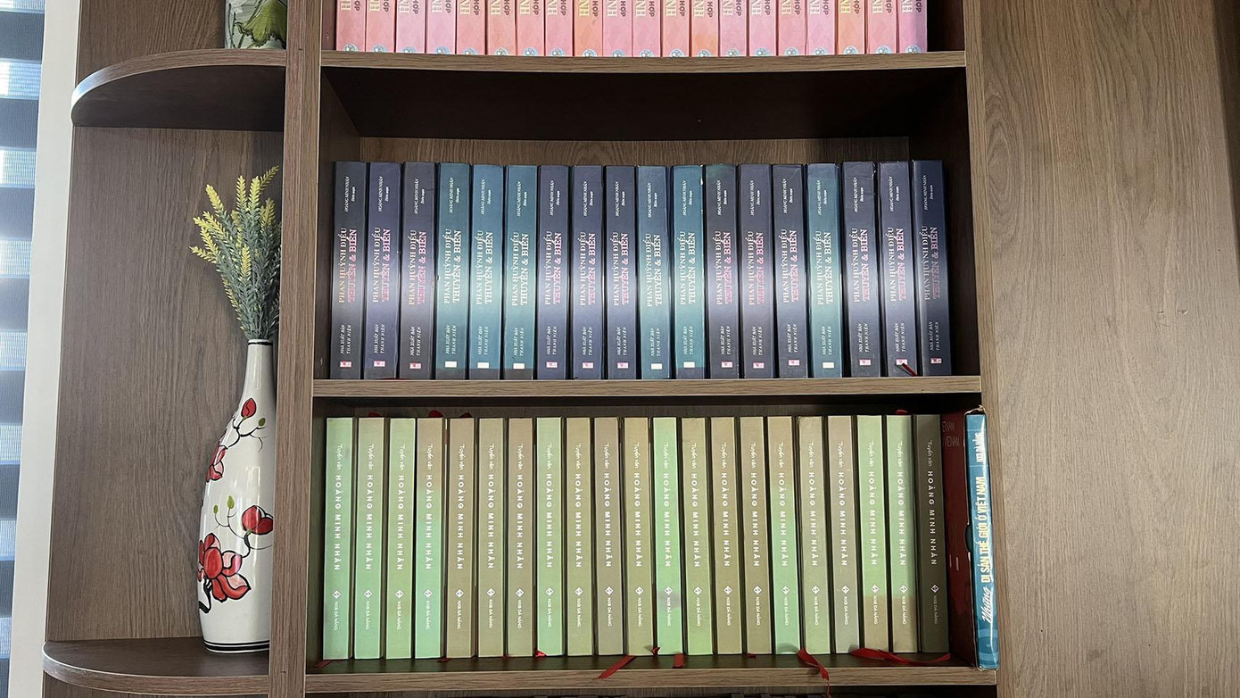 Nơi đây có bộ sưu tập các tác phẩm thơ và văn xuôi của nhà thơ Hoàng Minh Nhân dành cho những bạn trẻ yêu thích, quan tâm đến văn học và mảnh đất, con người xứ Quảng - Ảnh: Bảo Quyên