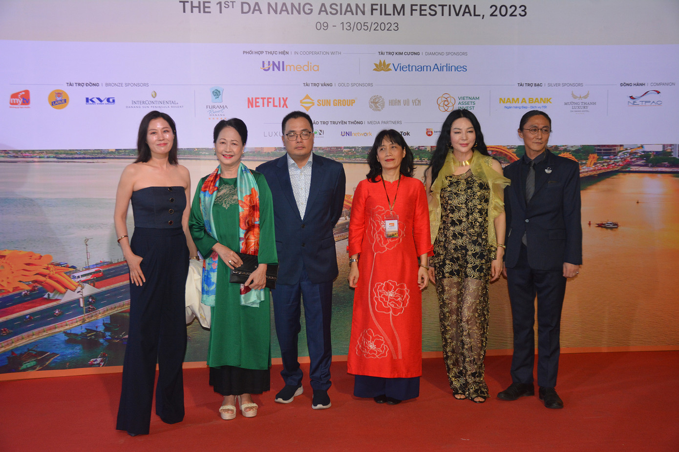 Các thành viên BGK: Diễn viên Moon So Ri, NSND Lan Hương, đạo diễn Phan Đăng Di...