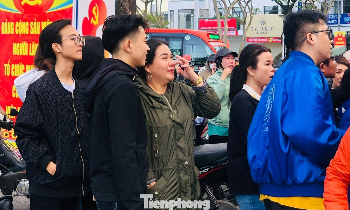 Những khoảnh khắc bùi ngùi, giọt nước mắt hãnh diện của người thân, bạn bè tạo động lực lớn cho các tân binh càng vững chãi, yên tâm tham gia phục vụ Tổ quốc.