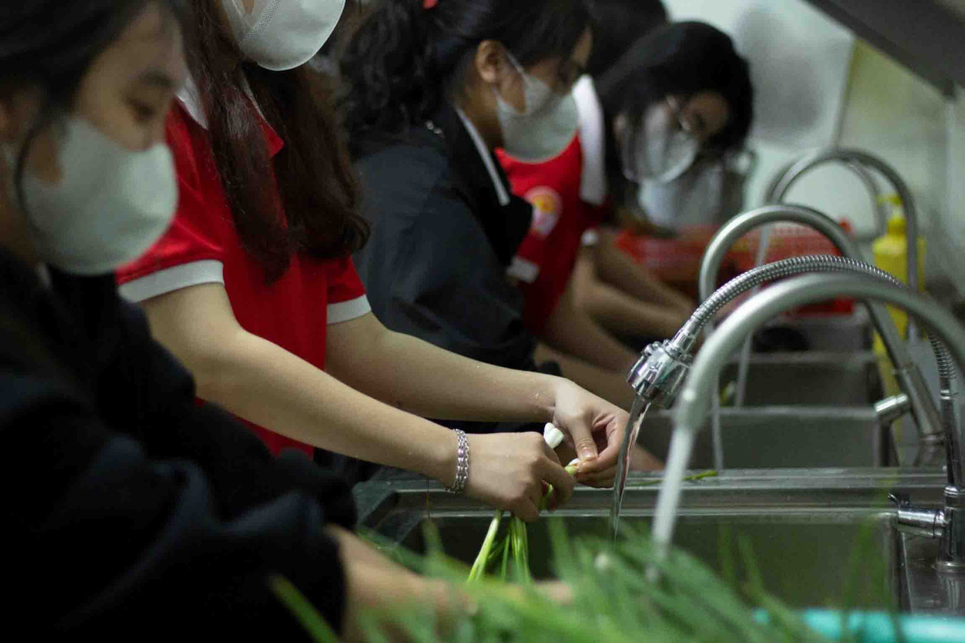 Để có được một nồi cháo ngon và chất lượng, những nguyên liệu đều được lựa chọn và vệ sinh kỹ lưỡng trước khi đưa vào sử dụng.