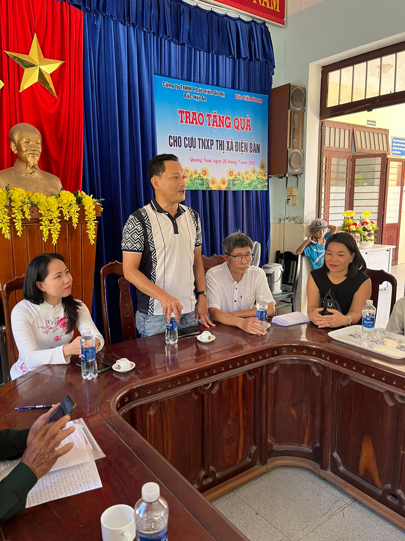 Ông Trần Thiên Châu - Tổng Giám đốc Công ty TNHH Phát triển đô thị Bắc Hội An, chúc các cô chú cựu TNXP luôn mạnh khỏe và có cuộc sống ngày càng tốt hơn.