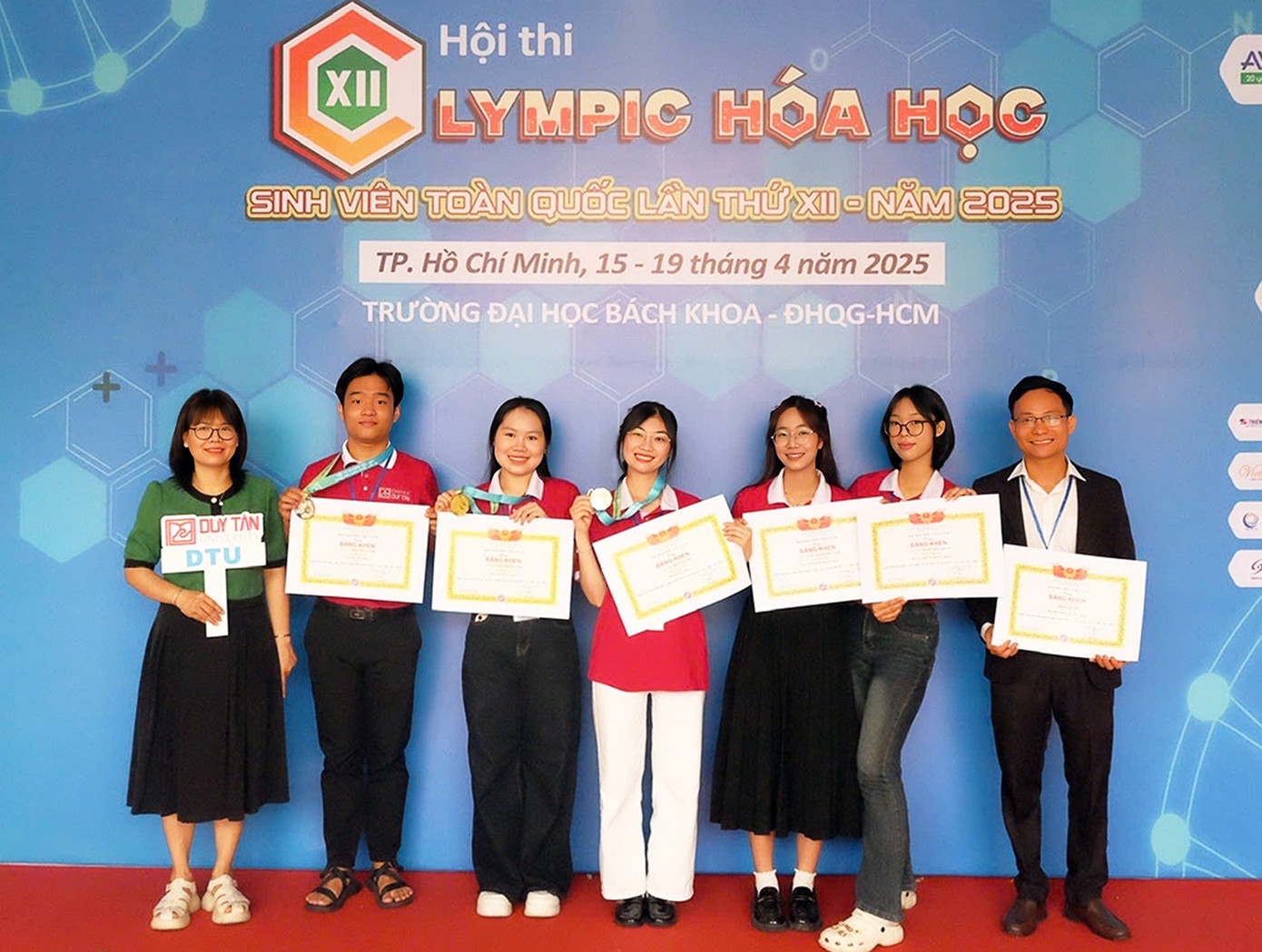 5 sinh viên xuất sắc đi thi là có giải của ĐH Duy Tân 5 sinh viên xuất sắc đi thi là có giải của ĐH Duy Tân