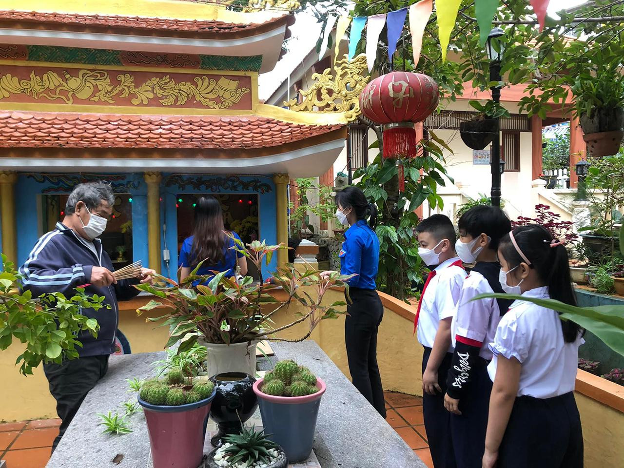 Dâng hương tri ân Dâng hương tri ân