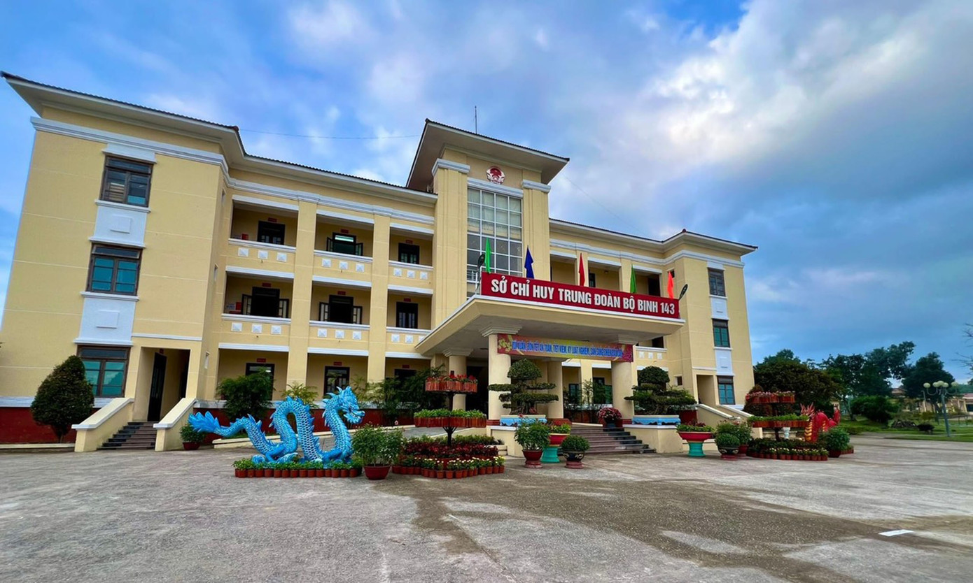 Cặp linh vật đạt giải cao sẽ được Ban tổ chức trao giải và ưu tiên trưng bày tại cổng hoặc khuôn viên sinh thái để cán bộ, chiến sĩ và người thân tham quan, chiêm ngưỡng. Ảnh: Ngọc Tú