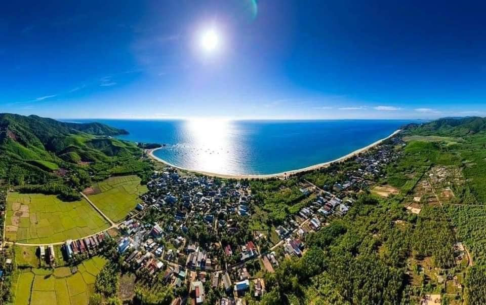 Bãi biển Lộ Diêu, nơi dự định xây dựng Khu gang thép 468 ha nổi tiếng là một thắng cảnh đẹp (ảnh: Internet). Bãi biển Lộ Diêu, nơi dự định xây dựng Khu gang thép 468 ha nổi tiếng là một thắng cảnh đẹp (ảnh: Internet).