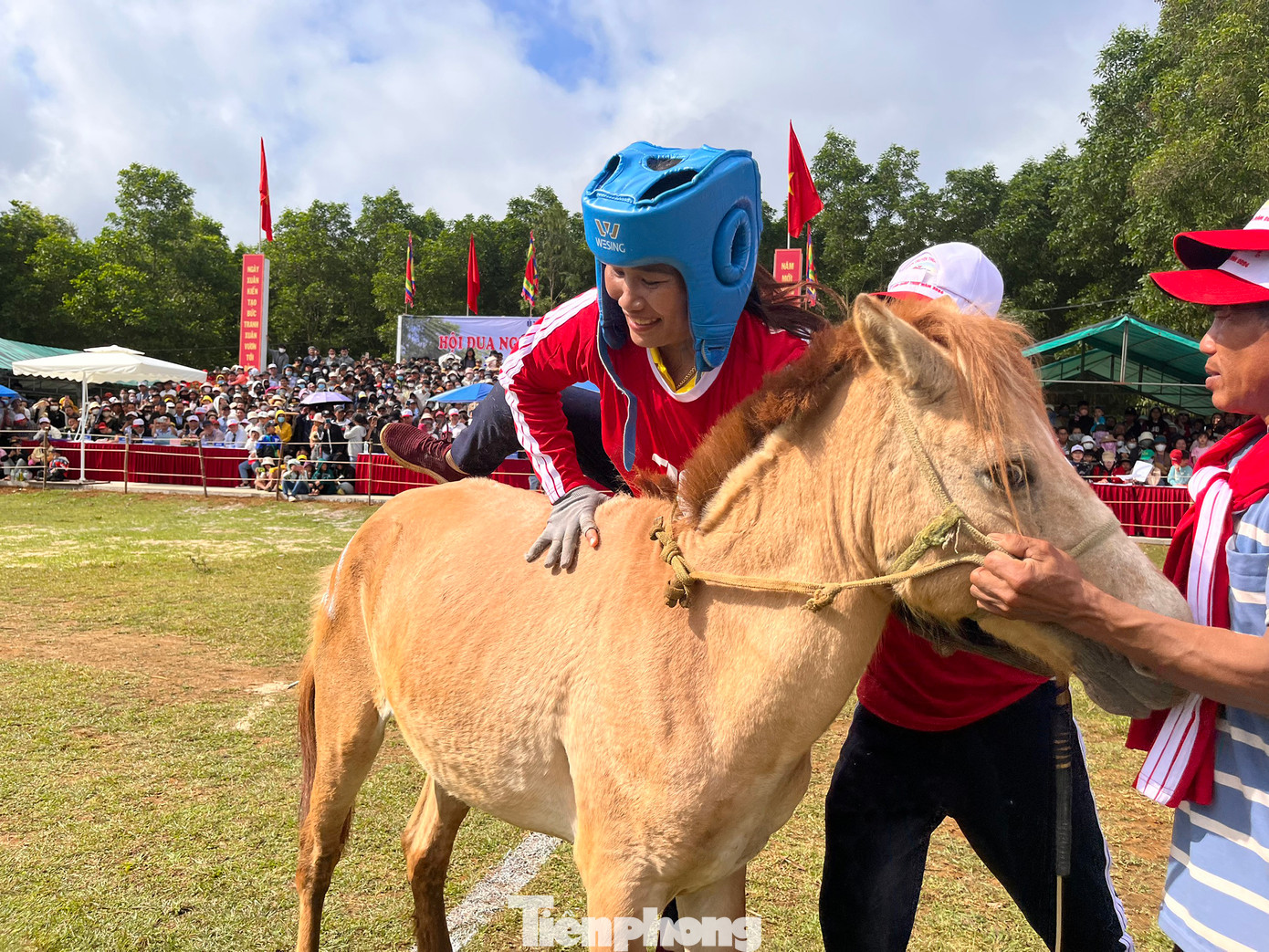 Hào hứng của cuộc đua dồn vào những nữ kỵ sĩ
