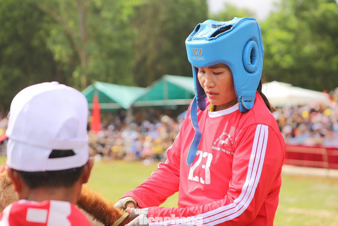 Hào hứng của cuộc đua dồn vào những nữ kỵ sĩ