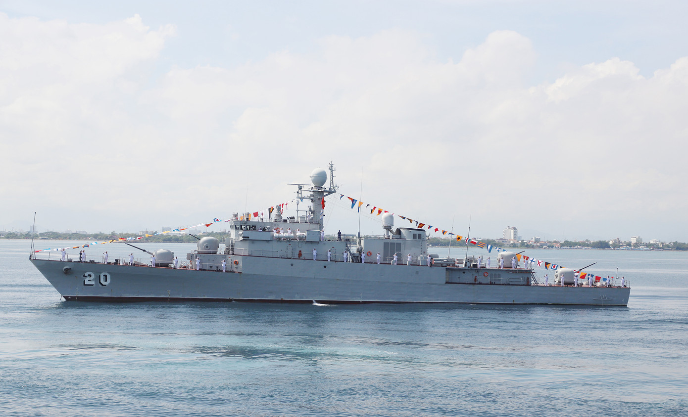 Tàu 20 thuộc Lữ đoàn 172, Vùng 3 Hải quân Nhân dân Việt Nam đại diện cho lực lượng tàu Hải quân Việt Nam tham gia duyệt binh LIMA 2023 tại đảo Langkawi, Malaysia. (Ảnh: Hoàng Diệu)