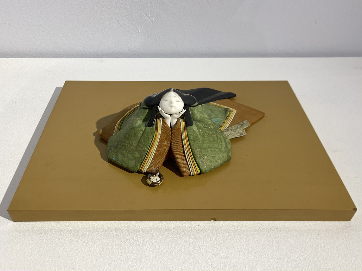 Hầu hết búp bê truyền thống Nhật Bản mang nhiều các sắc thái biểu cảm và cử chỉ.