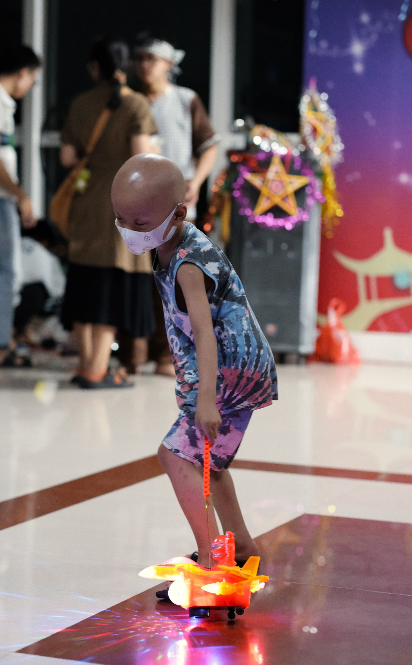 Và những nụ cười lan tỏa (Ảnh: Tẩy Photo) Và những nụ cười lan tỏa (Ảnh: Tẩy Photo)