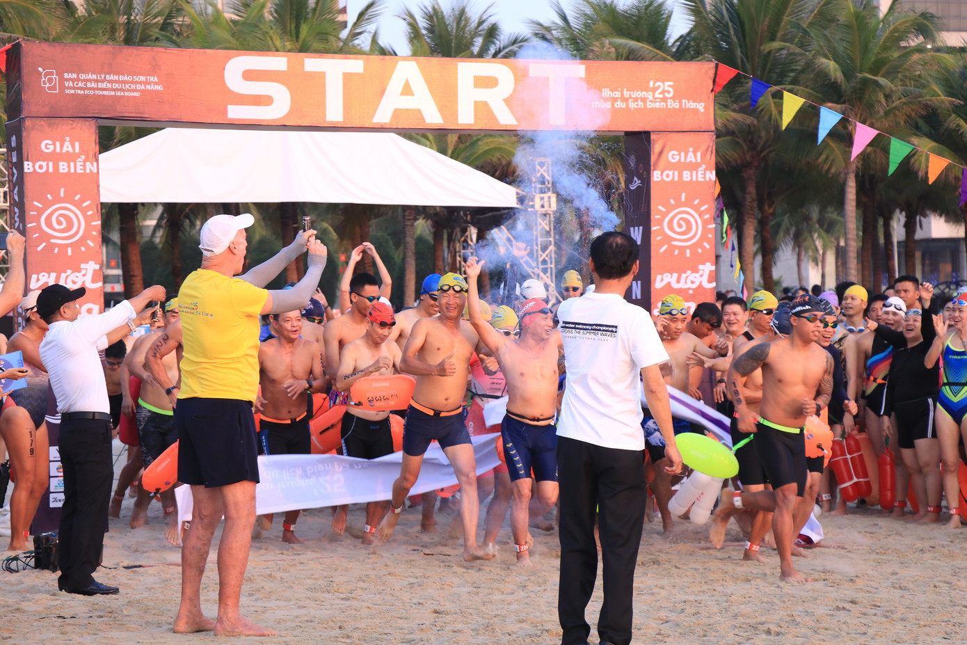 Các vận động viên xuất phát. Các vận động viên xuất phát.