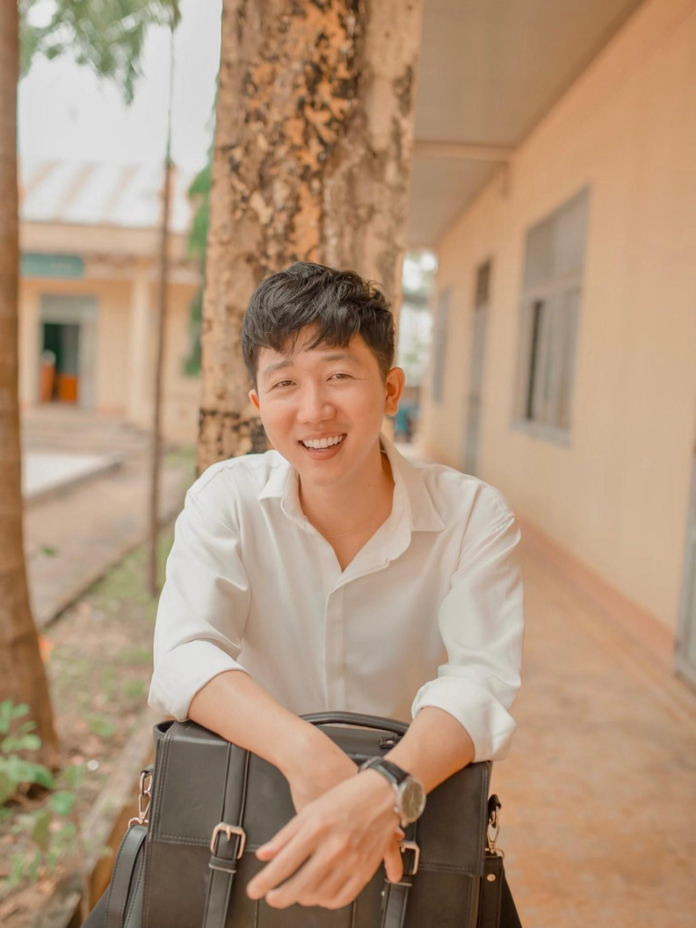 Thầy Phúc còn sở hữu nụ cười tỏa nắng - ảnh NVCC