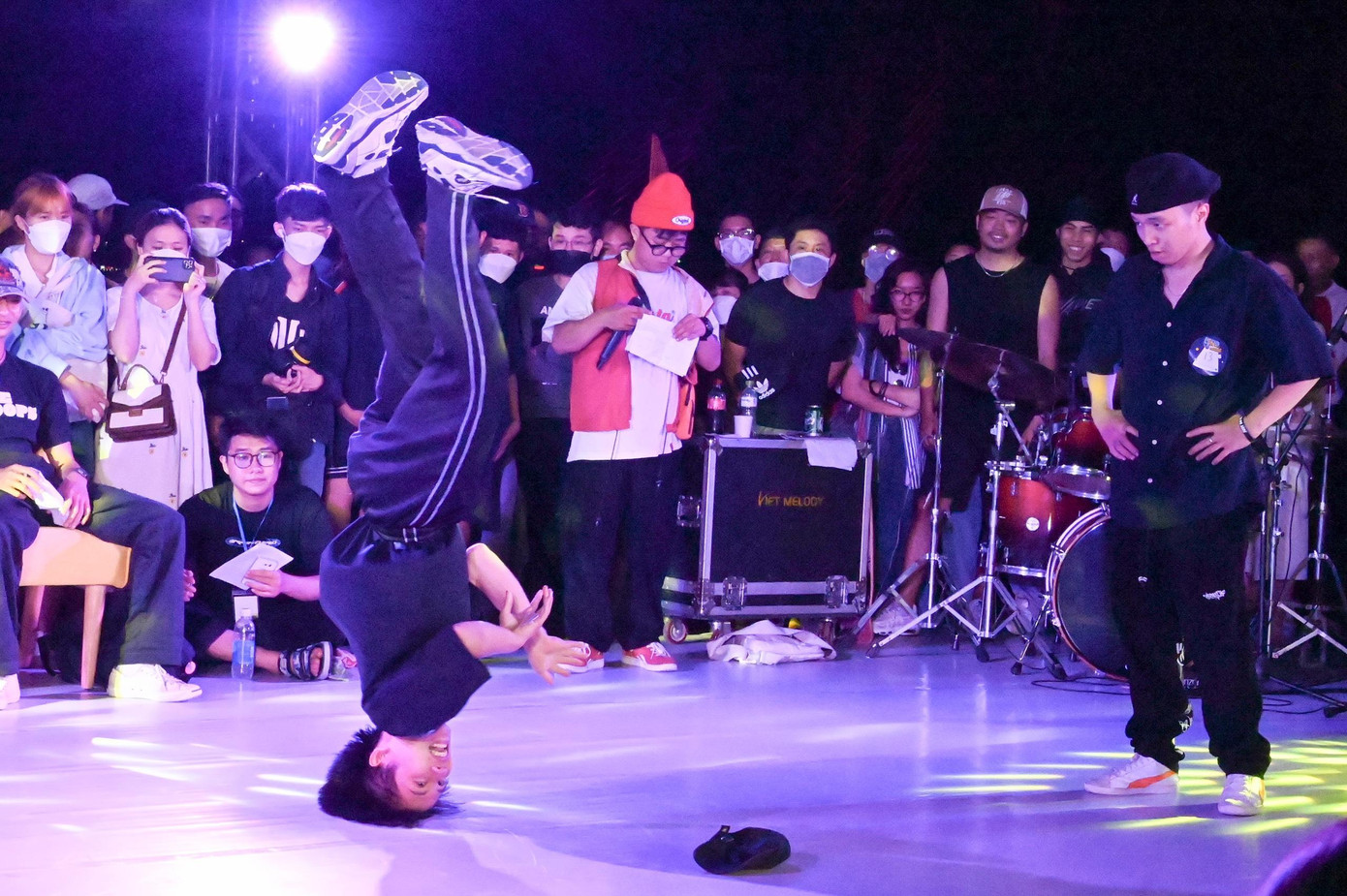 Sôi động màn trình diễn nhảy Hiphop trên đường phố Đà Nẵng - Ảnh Huỳnh Như Sôi động màn trình diễn nhảy Hiphop trên đường phố Đà Nẵng - Ảnh Huỳnh Như