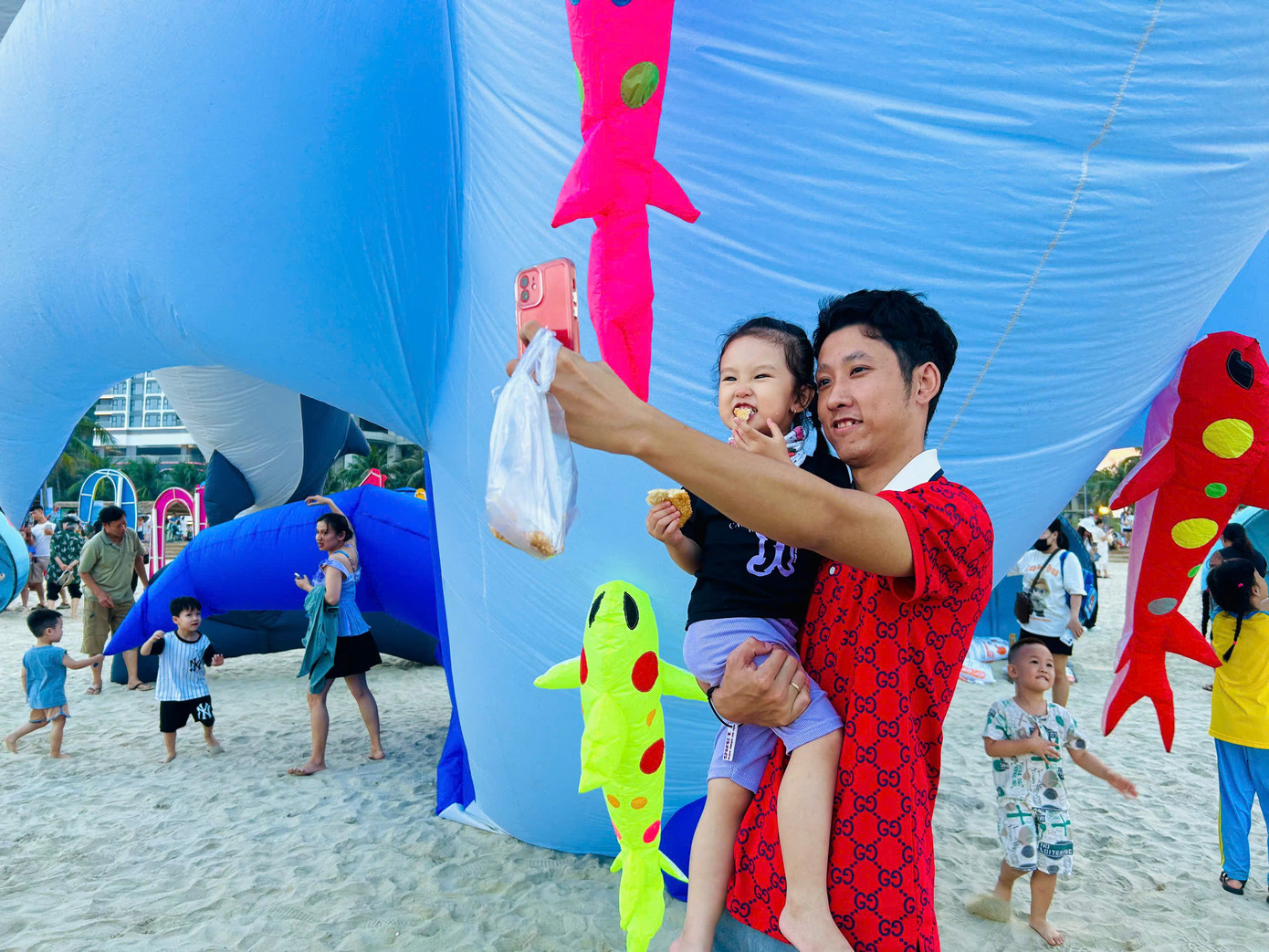 Hoạt động thu hút nhiều trẻ em nhỏ đến khám phá. Ảnh: Thanh Ái. Hoạt động thu hút nhiều trẻ em nhỏ đến khám phá. Ảnh: Thanh Ái.