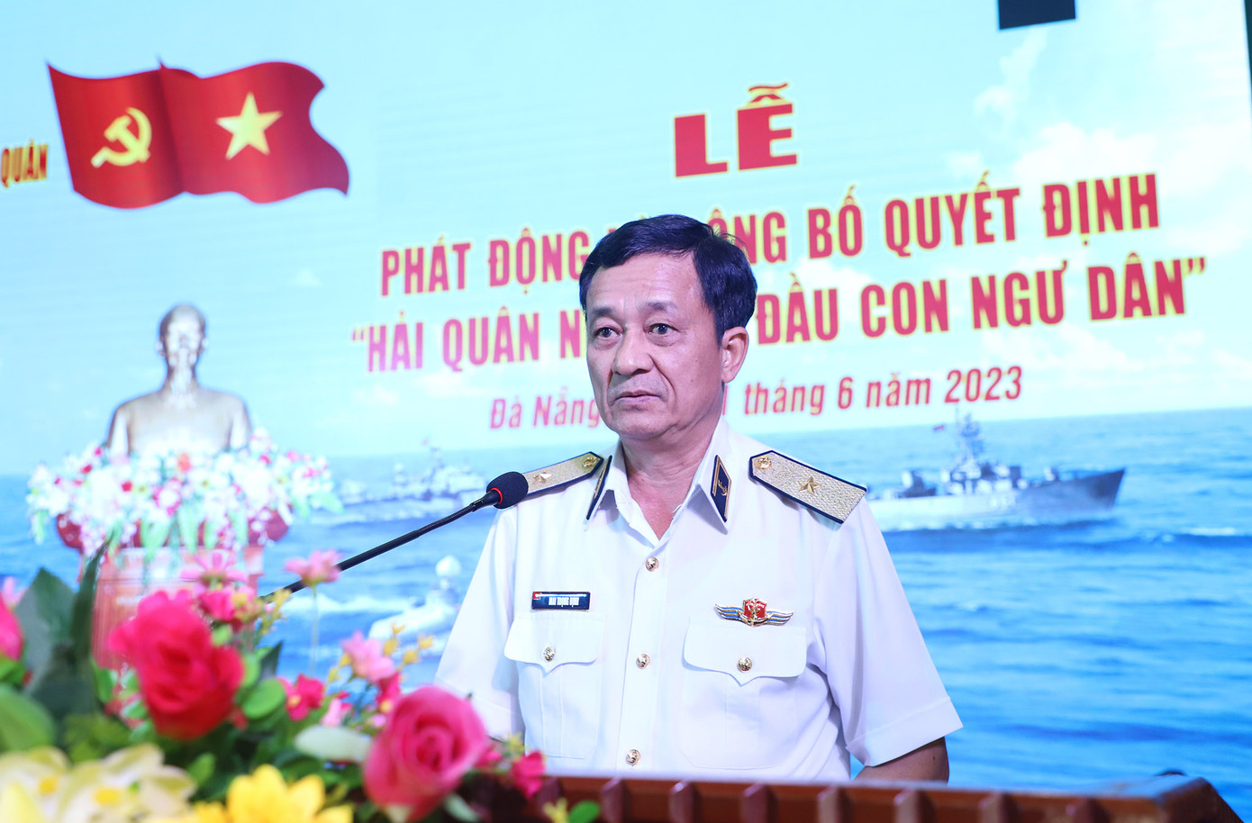 Chuẩn Đô đốc Mai Trọng Định phát biểu (Ảnh: Hoàng Diệu) Chuẩn Đô đốc Mai Trọng Định phát biểu (Ảnh: Hoàng Diệu)