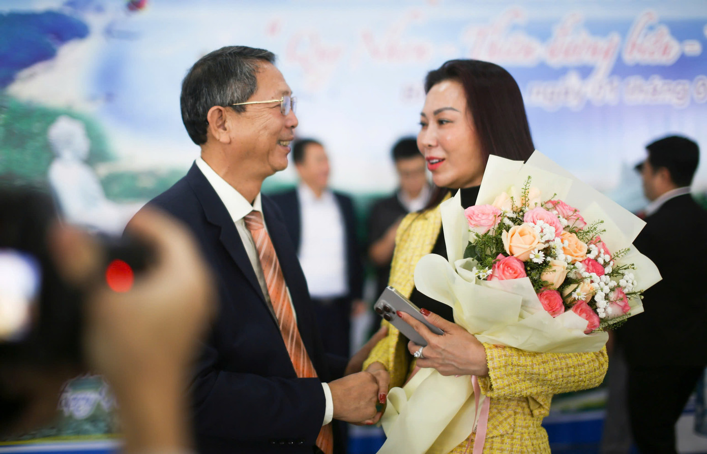 Sự kiện đầu năm mới thể hiện sự thân thiện, mến khách của người dân Bình Định. Ảnh: Trương Định