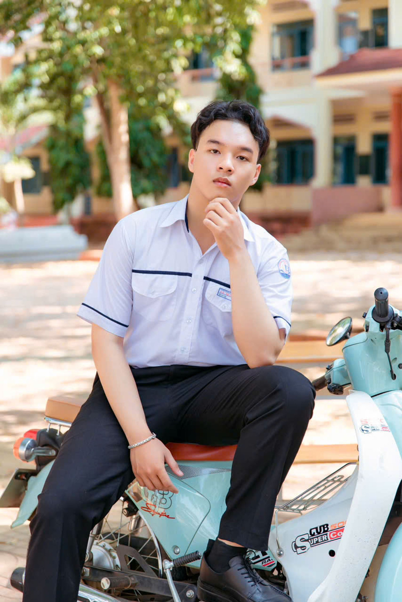 Trần Anh Đại đặt trọn niềm tin vào ĐH Duy Tân - nơi chị gái học ngành Luật Kinh tế đã có một sự nghiệp vững chắc