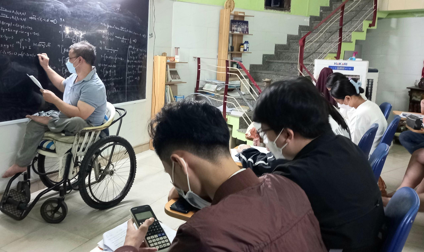 "Tôi tin rằng, mỗi người đều có một dáng đi, một số phận khác nhau, hãy chấp nhận và sống lạc quan với điều đó” - thầy Ngô Nguyễn Anh Vũ - Ảnh Phương Thảo