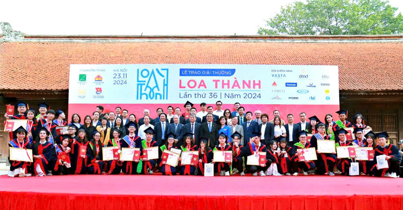 Toàn cảnh các sinh viên toàn quốc nhận giải tại Giải thưởng Loa thành 2024 Toàn cảnh các sinh viên toàn quốc nhận giải tại Giải thưởng Loa thành 2024