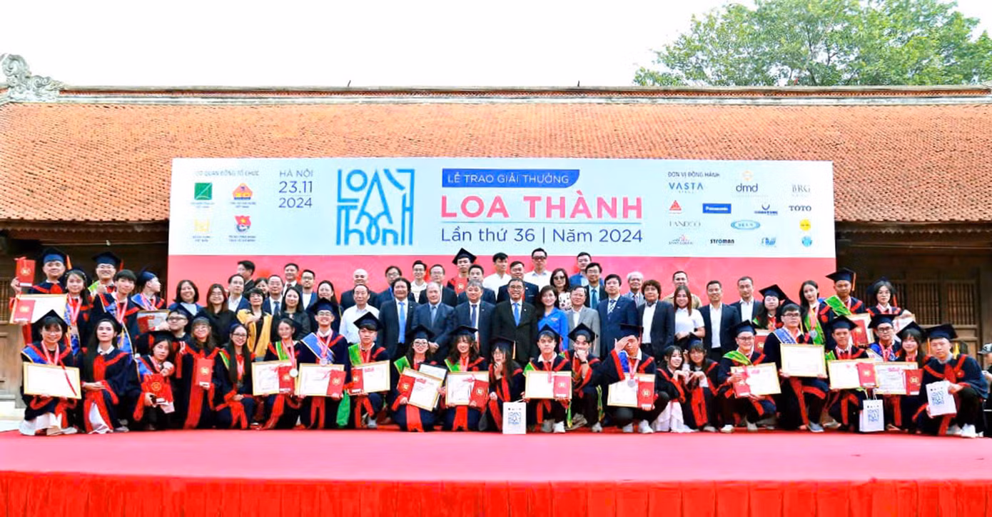 Toàn cảnh các sinh viên toàn quốc nhận giải tại Giải thưởng Loa thành 2024