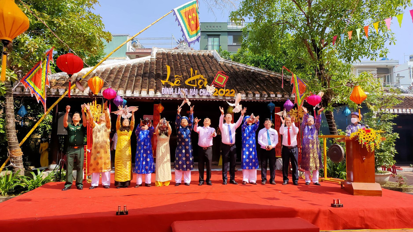 Thả chim bồ câu ước nguyện cầu cho quốc thái dân an, mưa thuận gió hòa - ảnh PU