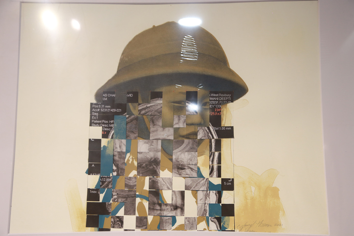 Mỗi tác phẩm của David Thomas là cuộc chiến chống lại não bộ của chính mình. Ảnh: Huỳnh Như - Thùy Diệu. Mỗi tác phẩm của David Thomas là cuộc chiến chống lại não bộ của chính mình. Ảnh: Huỳnh Như - Thùy Diệu.