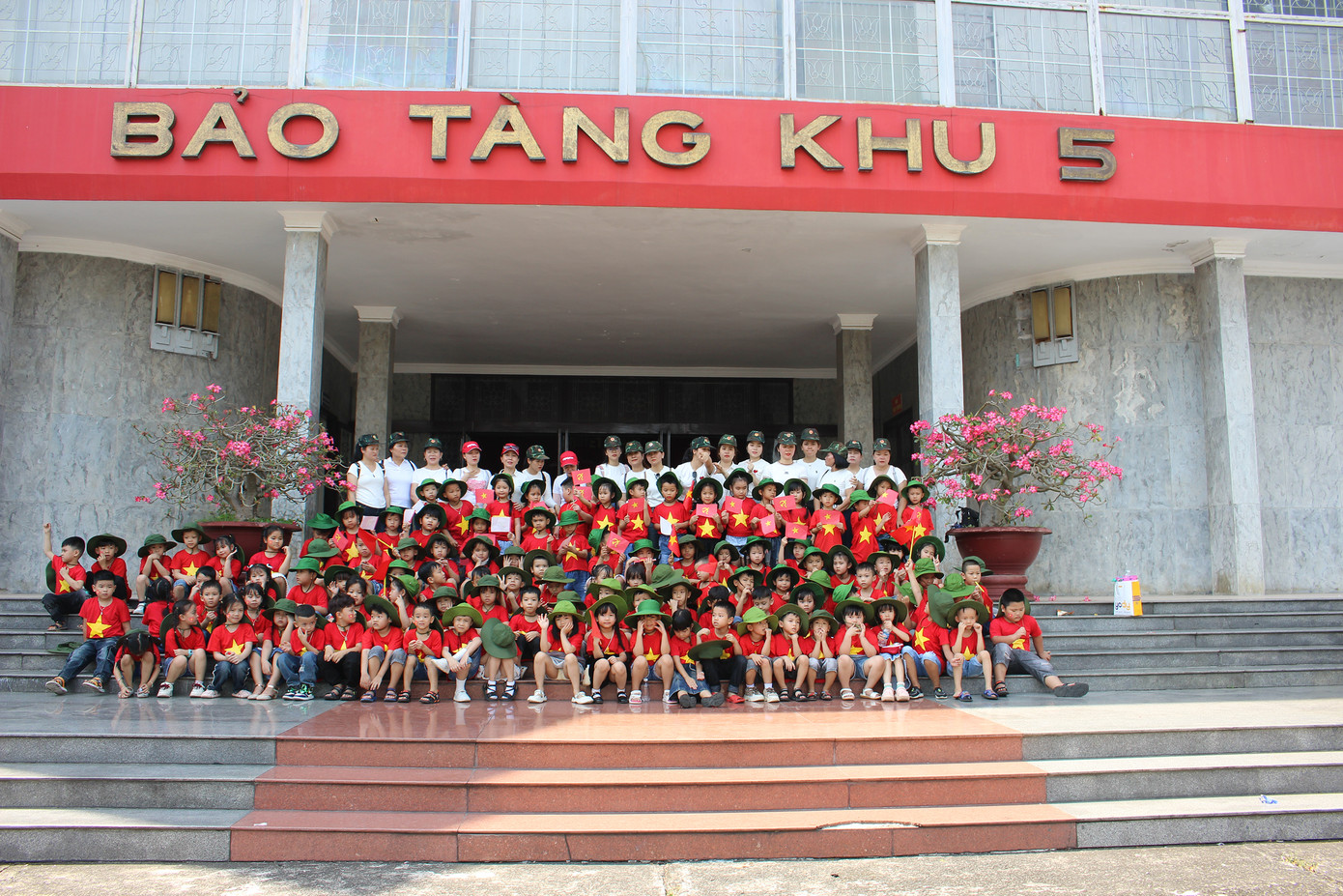 Được “về nguồn” tại Bảo tàng Khu 5 trong những ngày tháng 4 lịch sử là một kỷ niệm khó quên với các em học sinh.