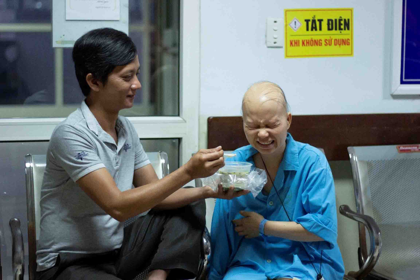 Tuy giá trị vật chất không lớn nhưng mỗi bát cháo là liều thuốc tinh thần giúp bệnh nhân có thêm niềm tin để vượt qua bệnh tật.