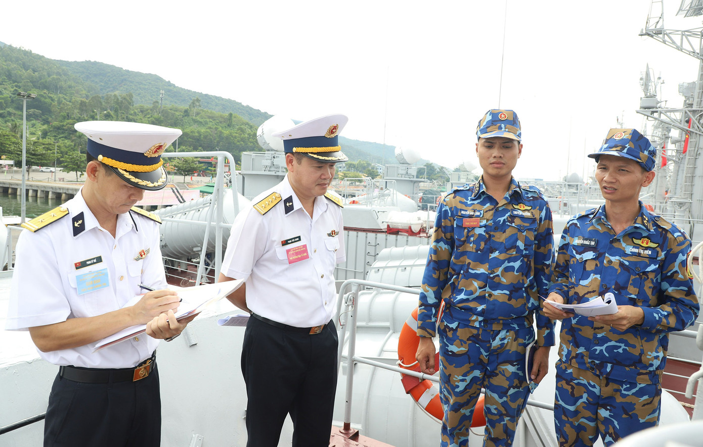 Thí sinh xử lý tình huống trong nội dung thi công tác chính trị (Ảnh: Đức Tuấn) Thí sinh xử lý tình huống trong nội dung thi công tác chính trị (Ảnh: Đức Tuấn)