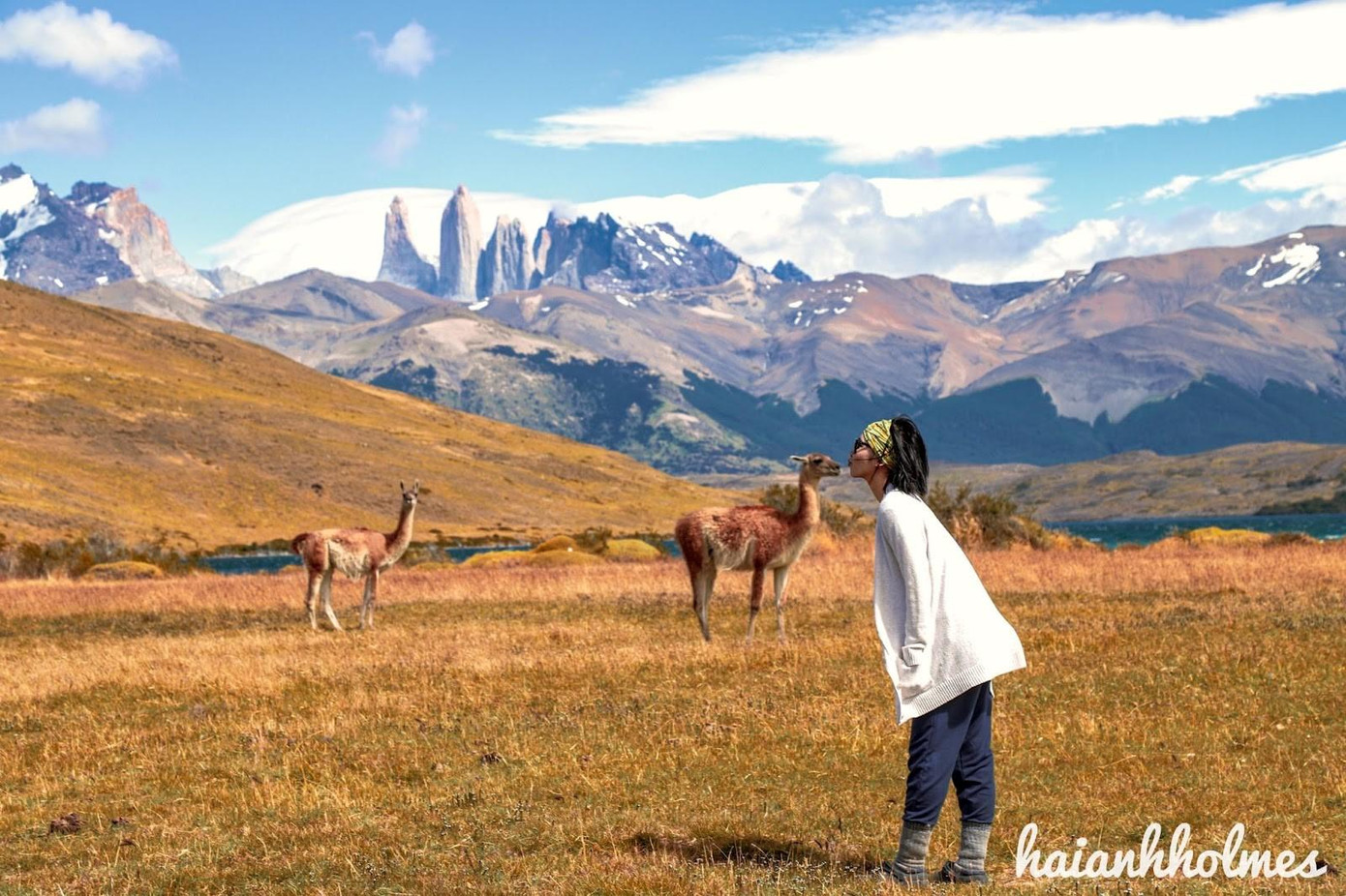 Mùa hè (tháng 12 – tháng 2) là thời điểm thích hợp nhất để ghé thăm Torres del Paine. Nhiệt độ lúc này dao động khoảng từ 9 – 30 độ C ở thành phố Santiago. Mùa hè (tháng 12 – tháng 2) là thời điểm thích hợp nhất để ghé thăm Torres del Paine. Nhiệt độ lúc này dao động khoảng từ 9 – 30 độ C ở thành phố Santiago.