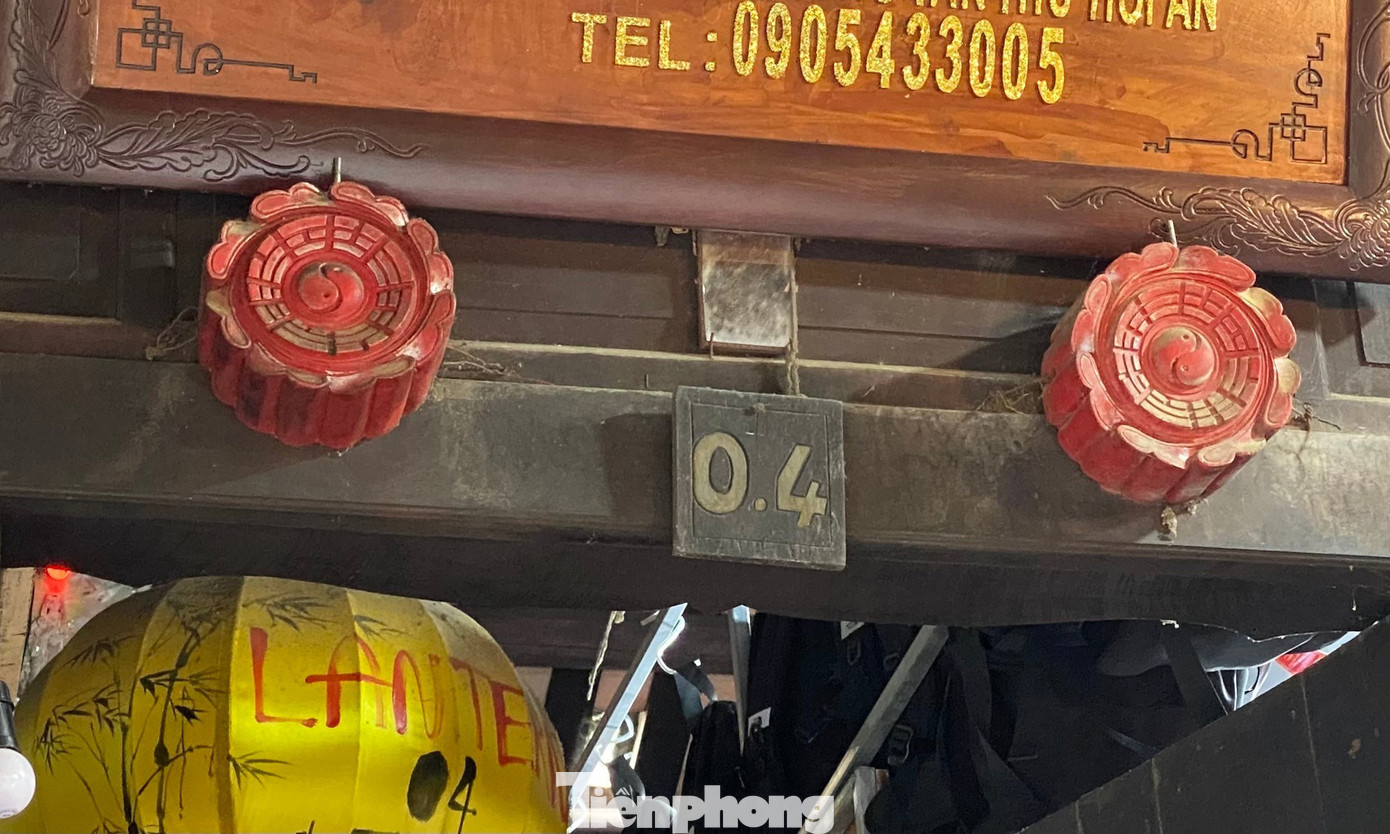 Hiện nay, phố cổ Hội An có hơn 20 loại mắt cửa khác nhau. Đa số có dạng hình tròn, lục giác, bát giác hoặc cắt khấc thành 6, 8 cánh hoa cúc, một số ít có dạng hình vuông, hình nửa khối cầu dẹt… Trình duyệt của bạn không hỗ trợ hiển thị video. Video clip: Bách Viên