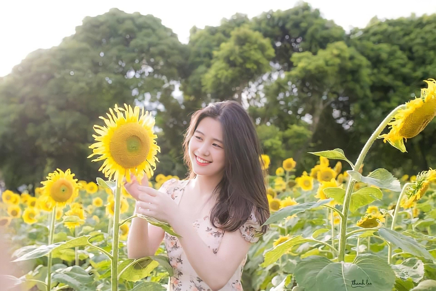 “Cơ thể của mình từ lúc bé thường bị nóng trong và nổi mề đay, rất dễ bị nổi mẩn đỏ. Từ khi ăn chay đến thời điểm hiện tại mình rất là hiếm khi bị nổi mẩn như thế vì cơ thể được thanh lọc đi rất nhiều. Nhờ ăn chay mình thấy mình cũng trẻ hơn tuổi rất nhiều. Bản thân mình 23 tuổi nhưng ở ngoài ai nhìn cũng bảo 16, 17 tuổi”, Loan chia sẻ - Ảnh NVCC