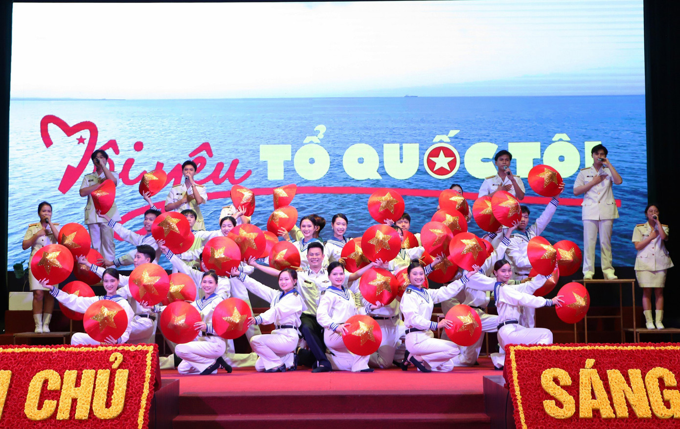 Các tiết mục văn nghệ chào mừng đại hội. Ảnh: Hoàng Diệu Các tiết mục văn nghệ chào mừng đại hội. Ảnh: Hoàng Diệu