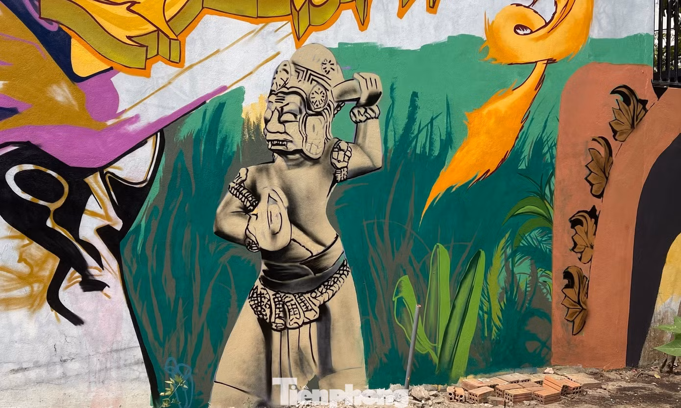 Các bức tranh đủ kích cỡ lớn nhỏ mang ý nghĩa khác nhau, được những nghệ sĩ thực hiện kỳ công.