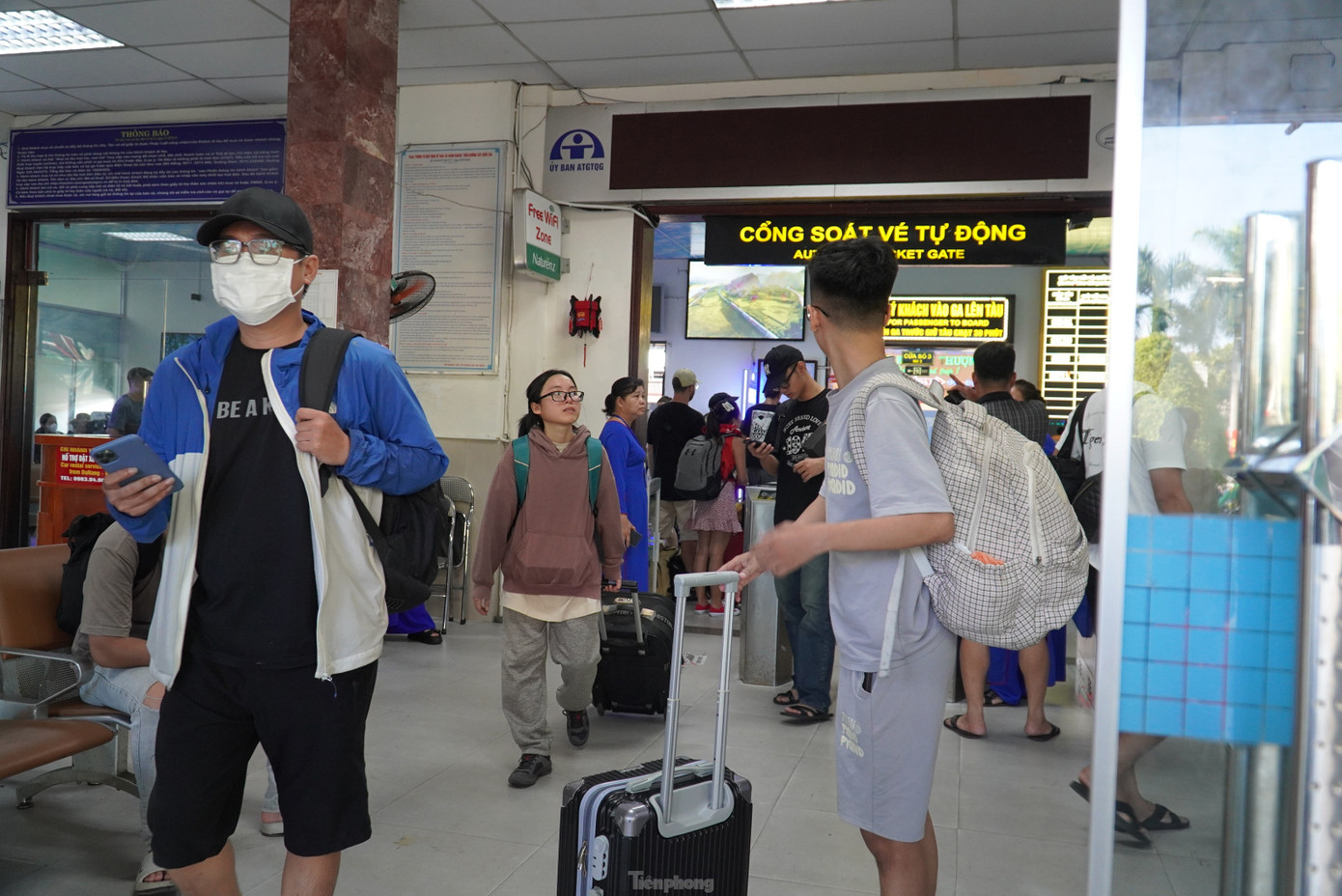 Đà Nẵng đón gần 10.700 lượt khách đường sắt trong lễ Quốc khánh. Ảnh: Thanh Hiền.