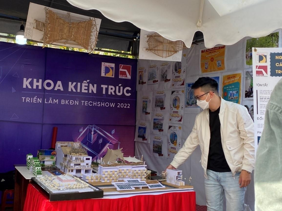 Sản phẩm dự thi của Khoa Kiến trúc - Ảnh: D.H