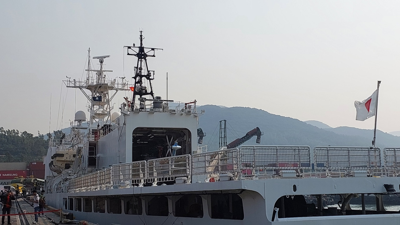 Tàu tuần tra Settsu của Lực lượng Bảo vệ bờ biển Nhật Bản tại cảng Tiên Sa, TP Đà Nẵng Tàu tuần tra Settsu của Lực lượng Bảo vệ bờ biển Nhật Bản tại cảng Tiên Sa, TP Đà Nẵng