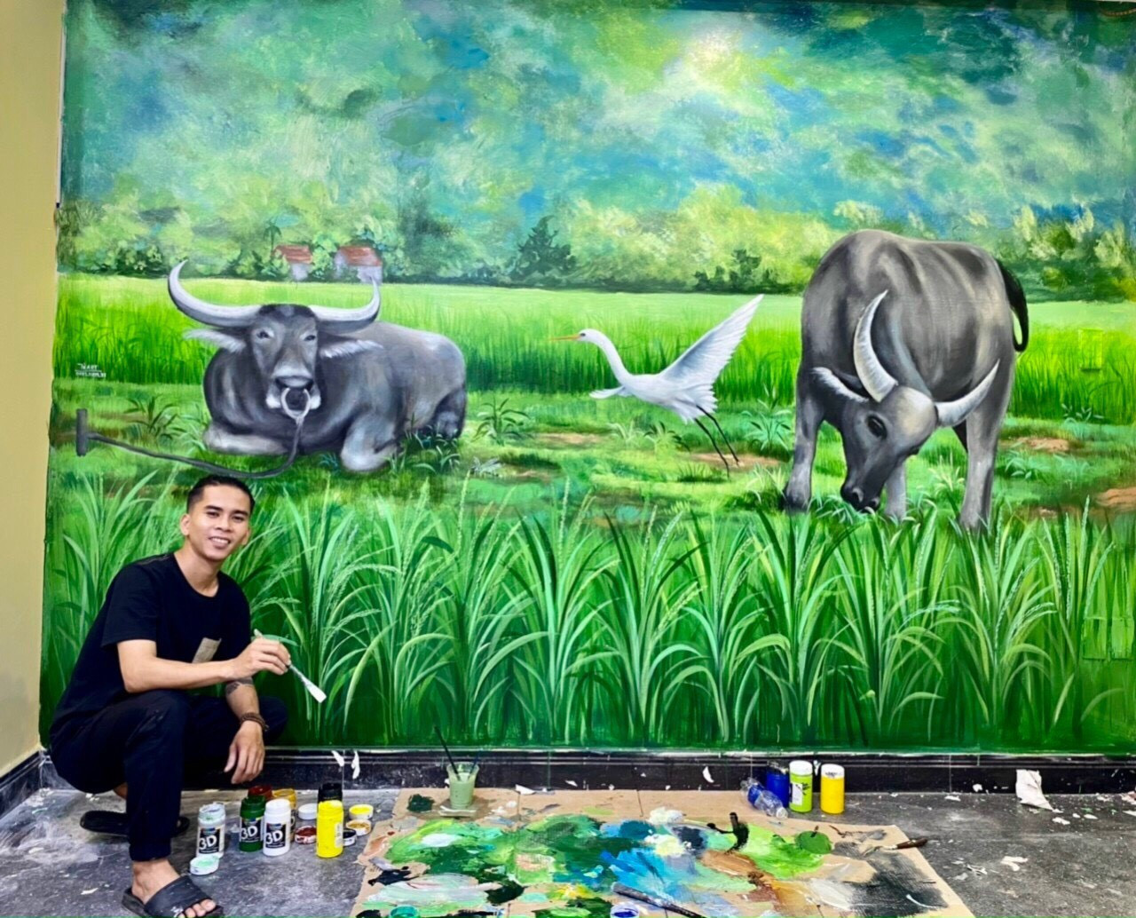 Trung cho biết mình từng là sinh viên Cao đẳng Mỹ thuật Đồng Nai. Vì đời sống khi ấy quá khó khăn nên buộc phải nghỉ học giữa chừng, nhưng niềm đam mê hội họa trong anh luôn cháy bỏng.