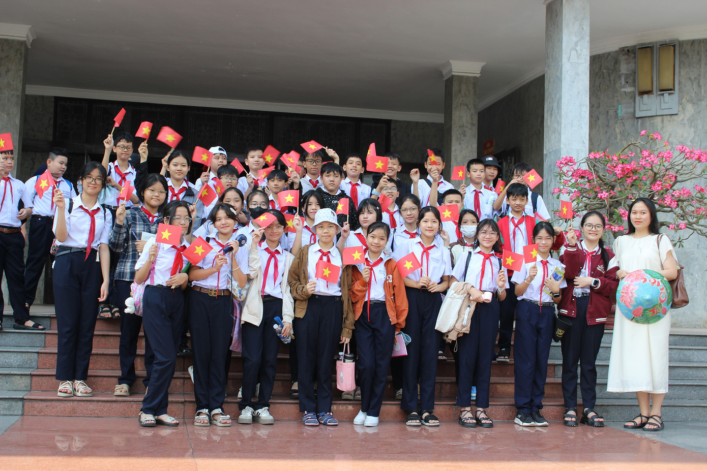 Được “về nguồn” tại Bảo tàng Khu 5 trong những ngày tháng 4 lịch sử là một kỷ niệm khó quên với các em học sinh.