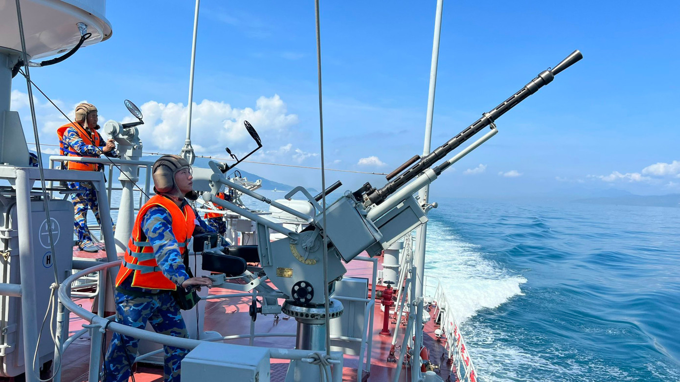 Tàu của Vùng 3 Hải quân thực hiện nhiệm vụ huấn luyện trên biển. Ảnh: Hoàng Diệu Tàu của Vùng 3 Hải quân thực hiện nhiệm vụ huấn luyện trên biển. Ảnh: Hoàng Diệu