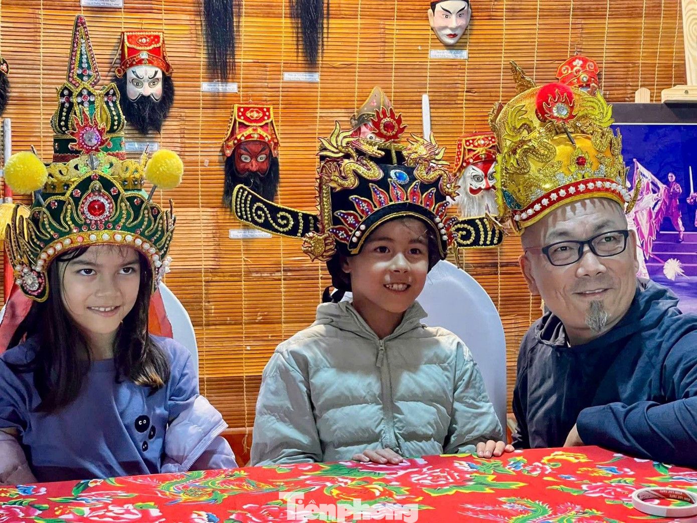 Lưu lại những hình ảnh độc đáo với nghệ thuật Tuồng. Ảnh: Ngọc Thắm. Lưu lại những hình ảnh độc đáo với nghệ thuật Tuồng. Ảnh: Ngọc Thắm.