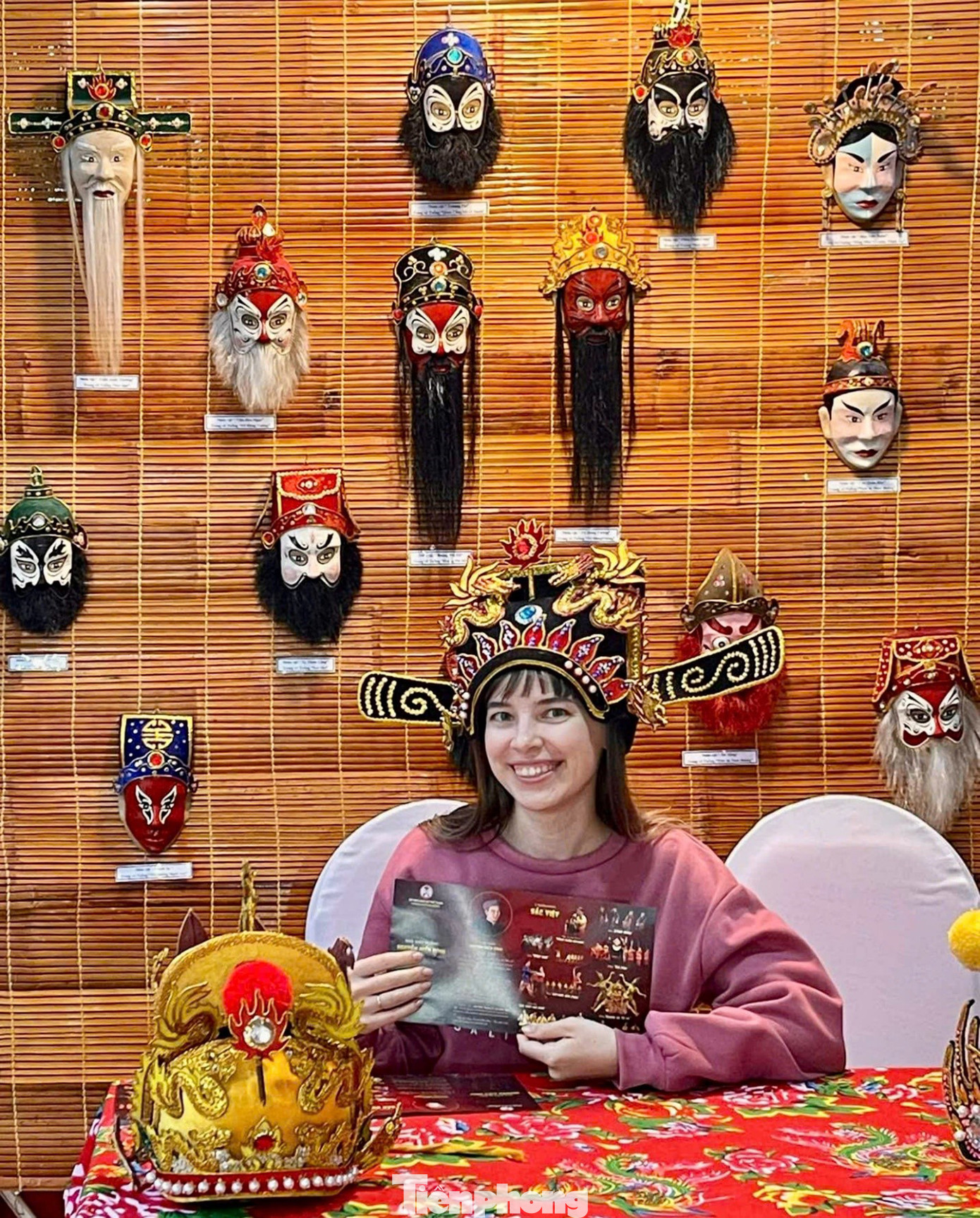 Lưu lại những hình ảnh độc đáo với nghệ thuật Tuồng. Ảnh: Ngọc Thắm. Lưu lại những hình ảnh độc đáo với nghệ thuật Tuồng. Ảnh: Ngọc Thắm.