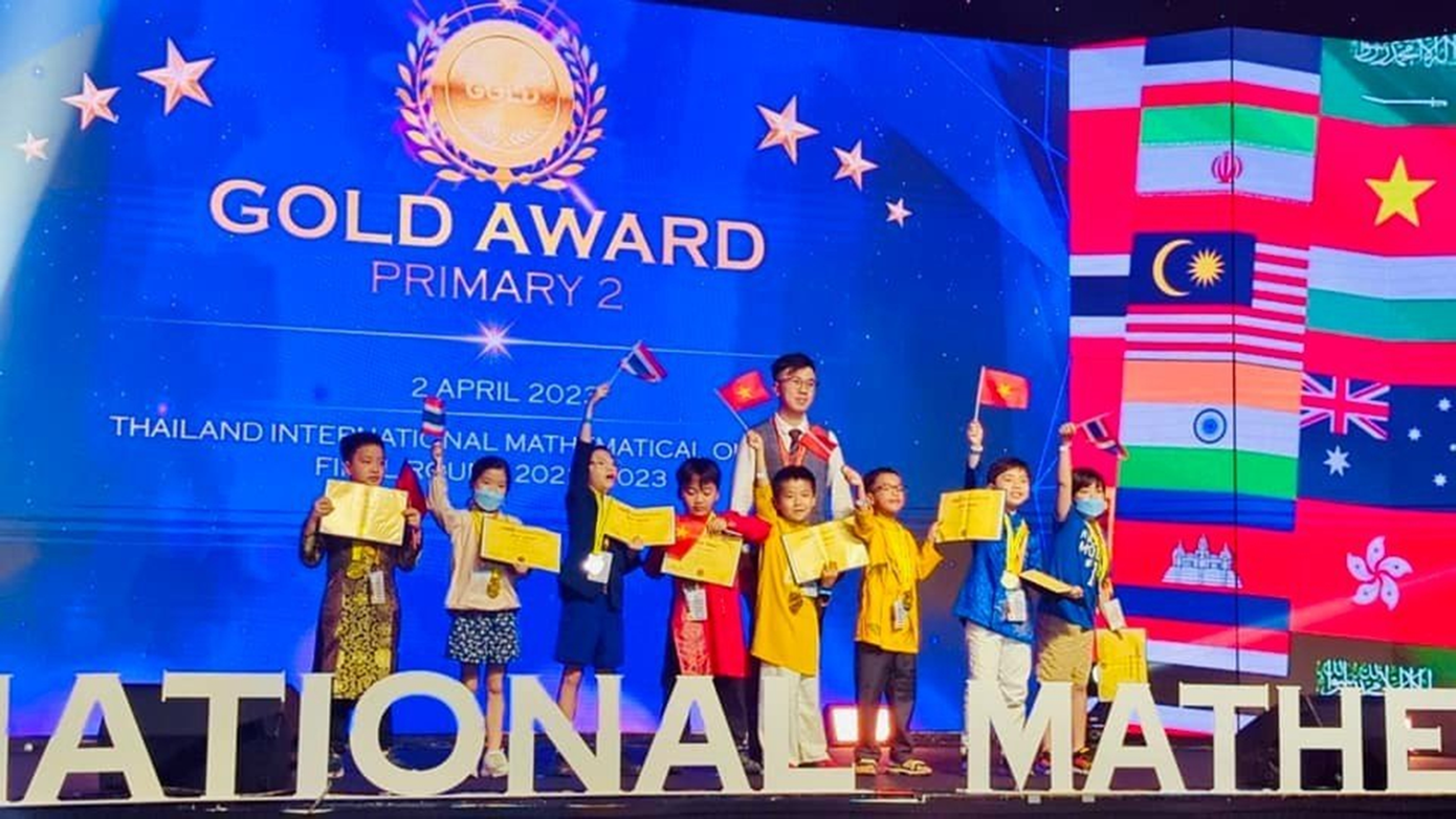 Giây phút Bảo Khang nhận Huy chương vàng vòng chung kết quốc tế Toán TIMO. Ảnh: NVCC.