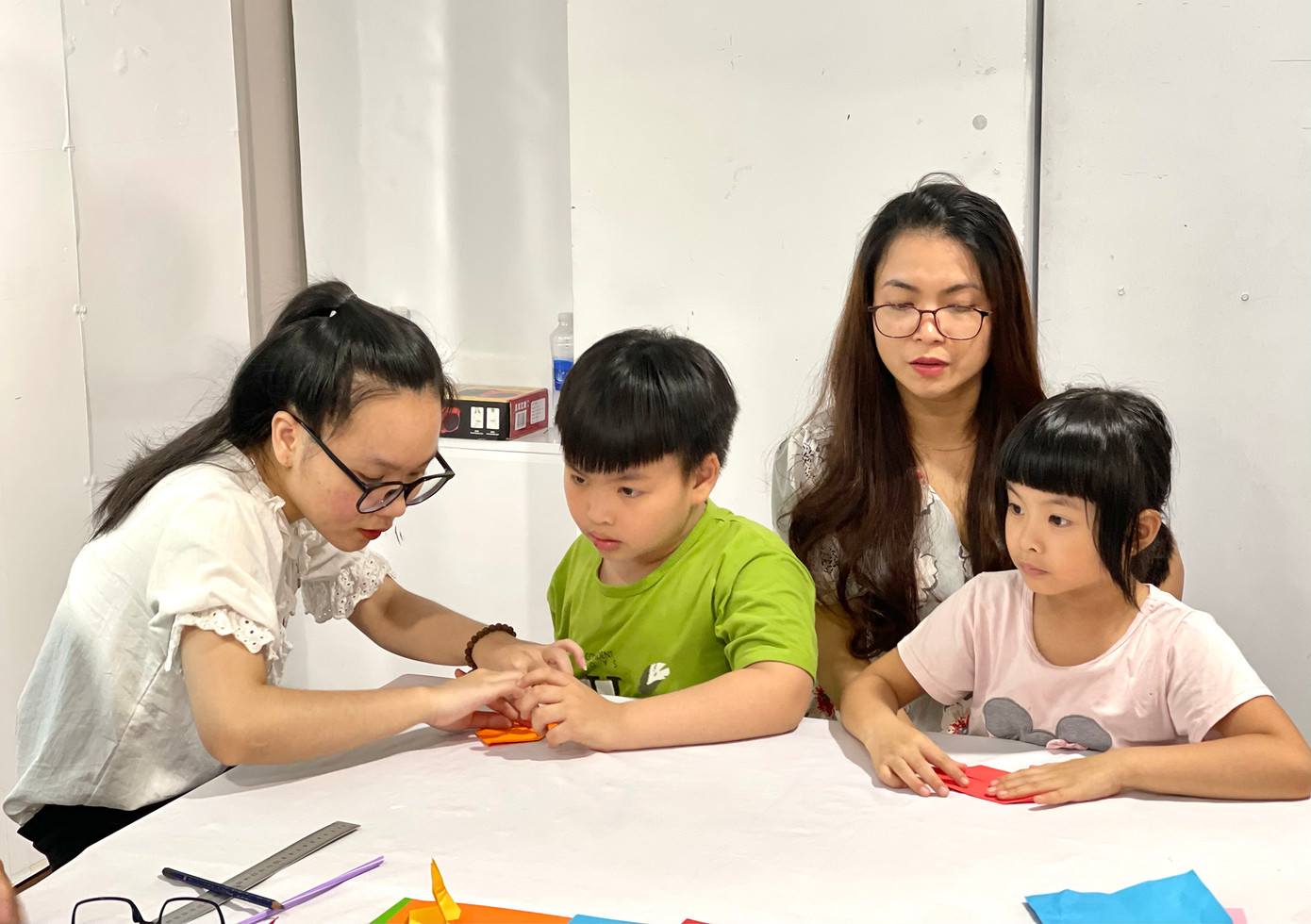 Nghệ thuật gấp giấy của Nhật Bản cũng được giới thiệu tại triển lãm.