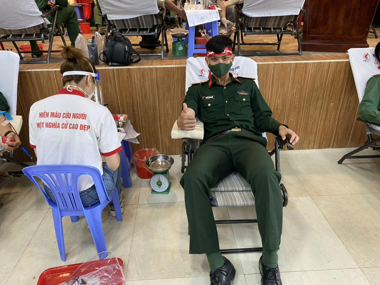 Niềm vui chiến sĩ trẻ