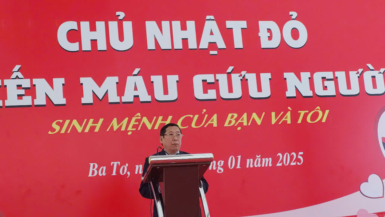 Ông Lữ Đình Tích, Phó Chủ tịch UBND huyện Ba Tơ cho biết, chỉ tiêu hiến máu nhân đạo của huyện năm sau luôn gần gấp đôi năm trước. Ông Lữ Đình Tích, Phó Chủ tịch UBND huyện Ba Tơ cho biết, chỉ tiêu hiến máu nhân đạo của huyện năm sau luôn gần gấp đôi năm trước.