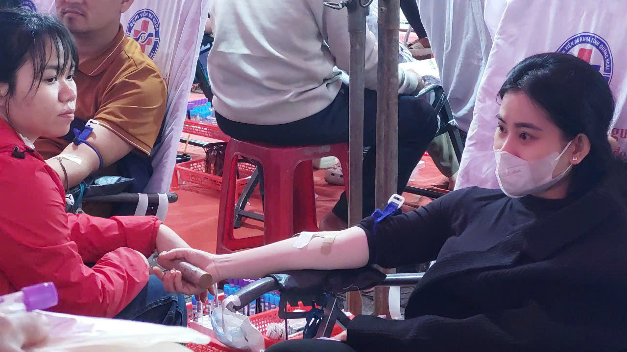 Những gương mặt rạng ngời Những gương mặt rạng ngời