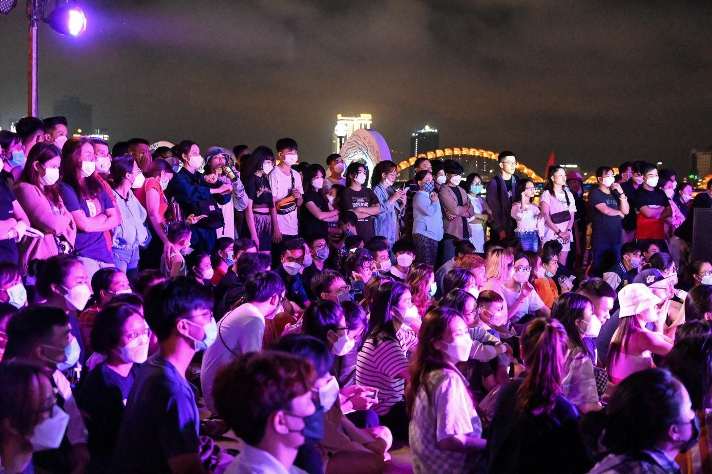 Chương trình thu hút đông đảo các bạn trẻ và du khách cùng trải nghiệm Ảnh: Huỳnh Như Chương trình thu hút đông đảo các bạn trẻ và du khách cùng trải nghiệm Ảnh: Huỳnh Như