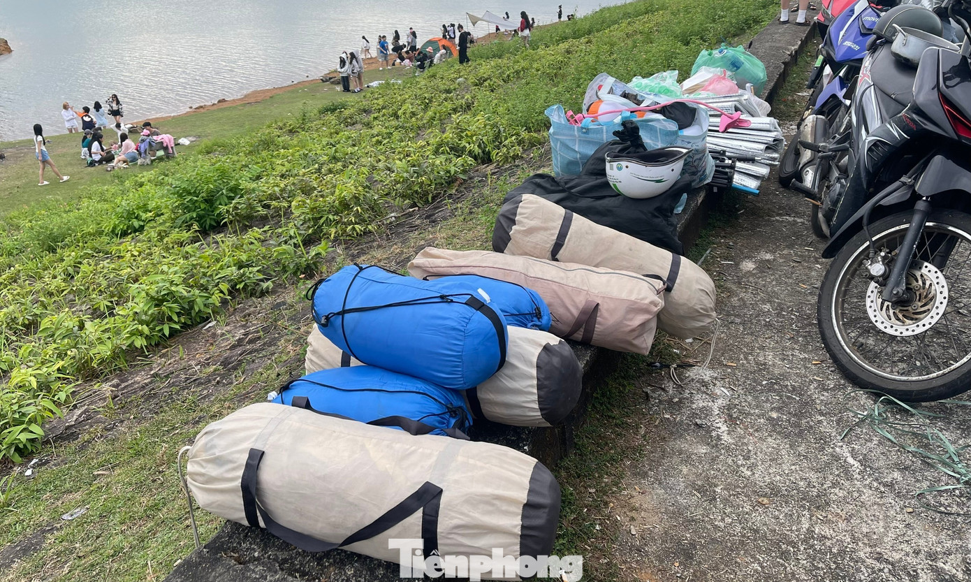 Dịch vụ cho thuê đồ cắm trại, thuyền kayak