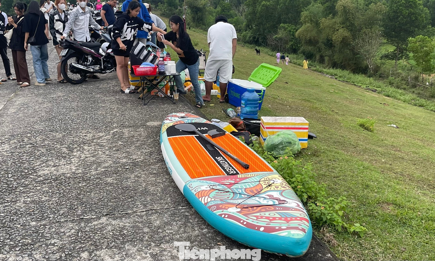 Dịch vụ cho thuê đồ cắm trại, thuyền kayak